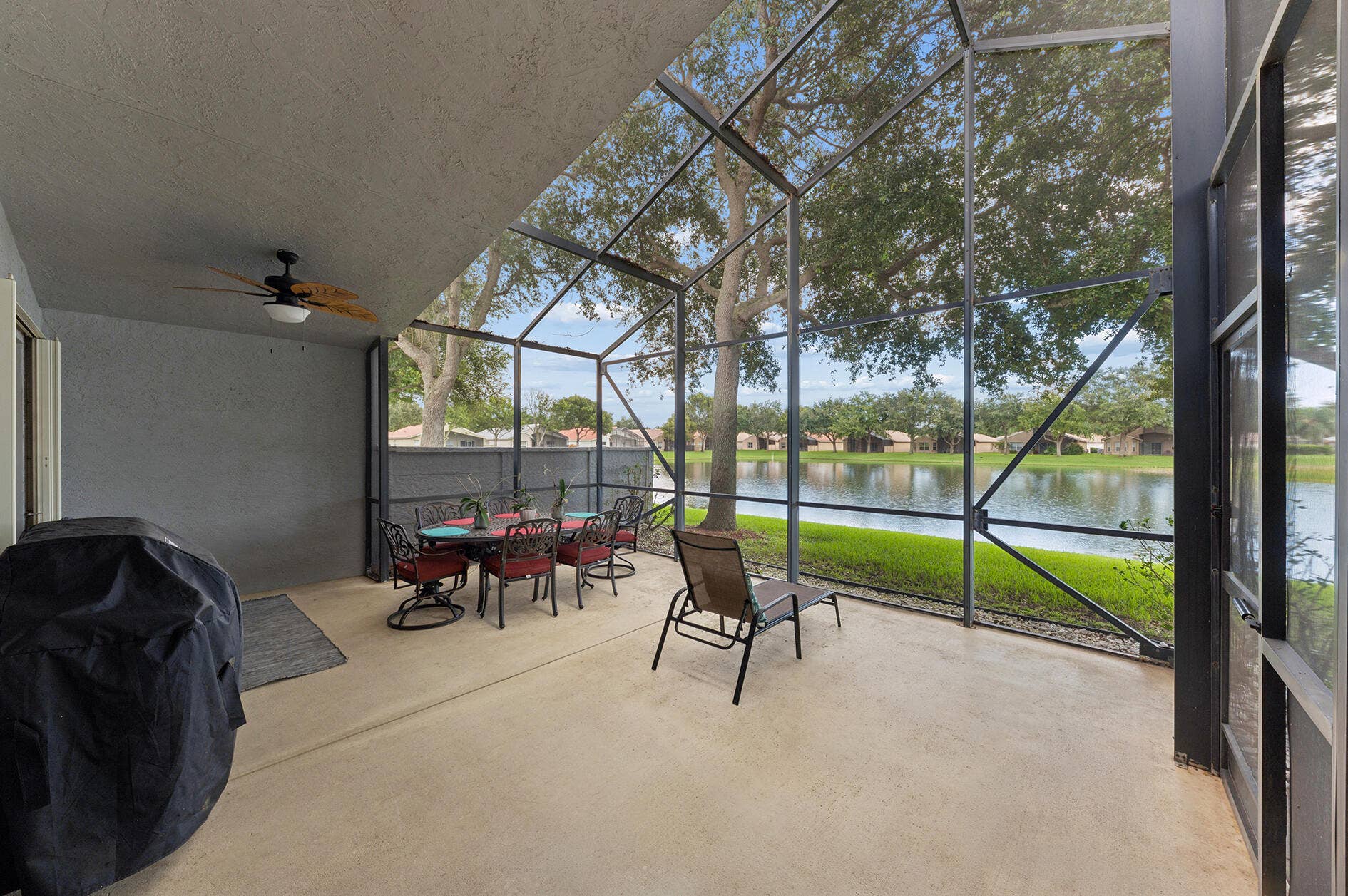 12142 Roma Road, Boynton Beach, FL 33437 EXTENDED SCREENED PATIO
