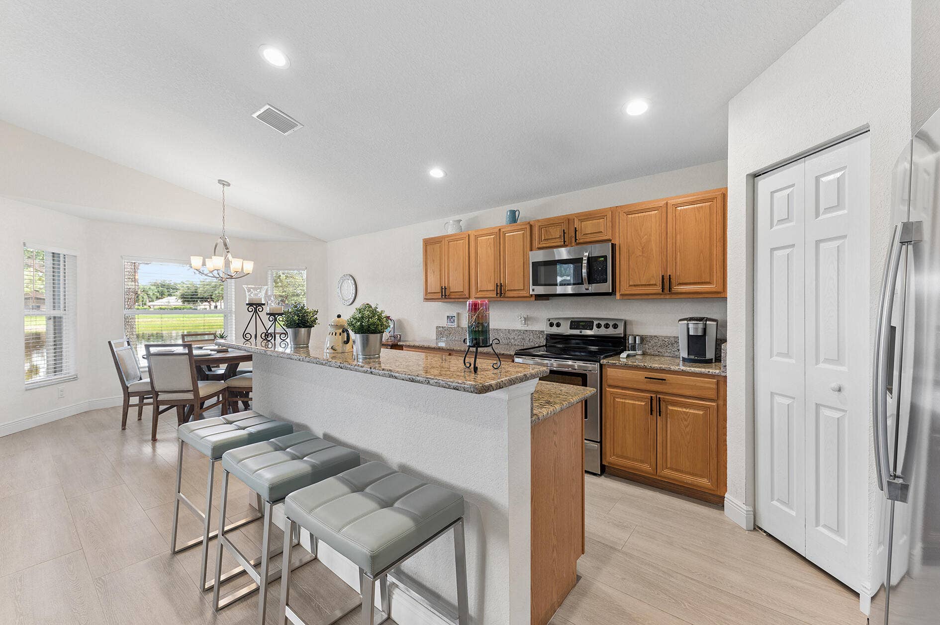 12142 Roma Road, Boynton Beach, FL 33437 KITCHEN
