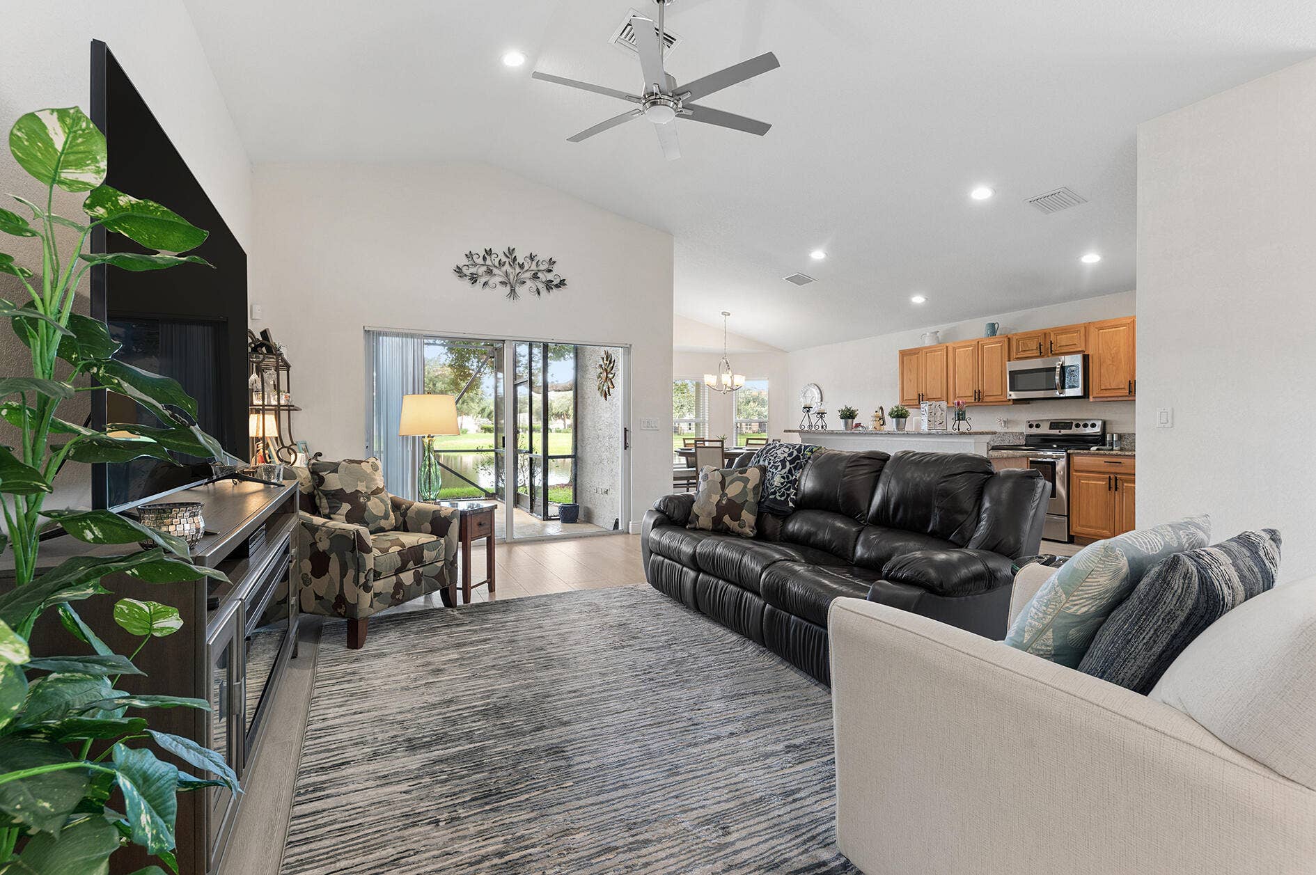 12142 Roma Road, Boynton Beach, FL 33437 FAMILY ROOM