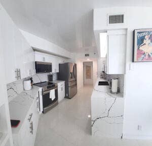 16425 COLLINS Avenue, #818, Sunny Isles Beach, FL 33160 IMG_2603