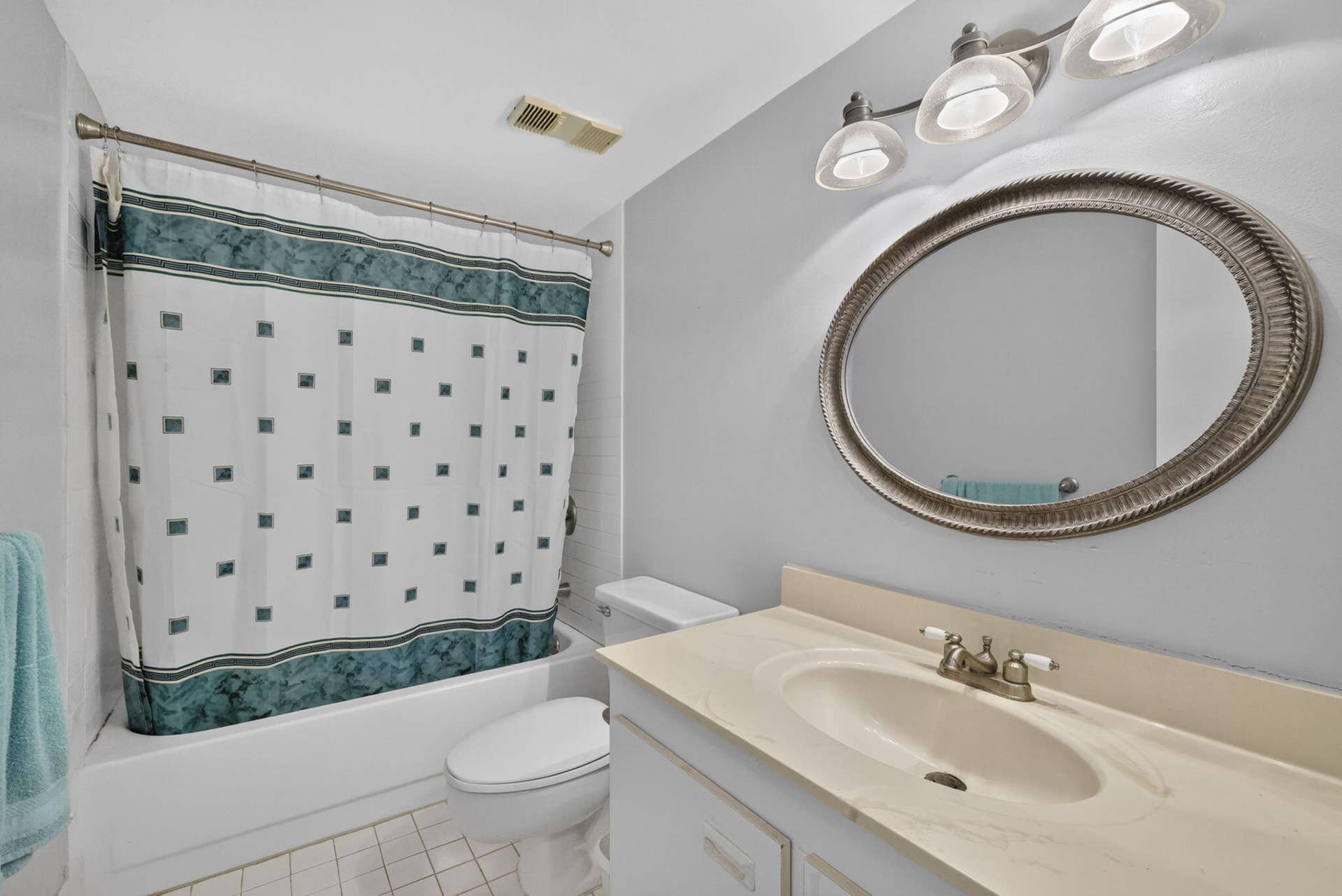3866 NW 21ST Court, Coconut Creek, FL 33066 Guest bathroom