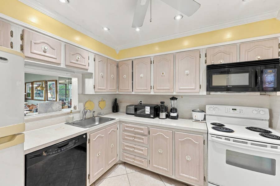 Property photo for 3940 NW 42ND Avenue, #313, Lauderdale Lakes, FL
