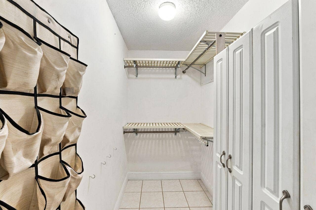 1707 SW 18th Street, Boynton Beach, FL 33426 Nice walk in closet in primary bedroom