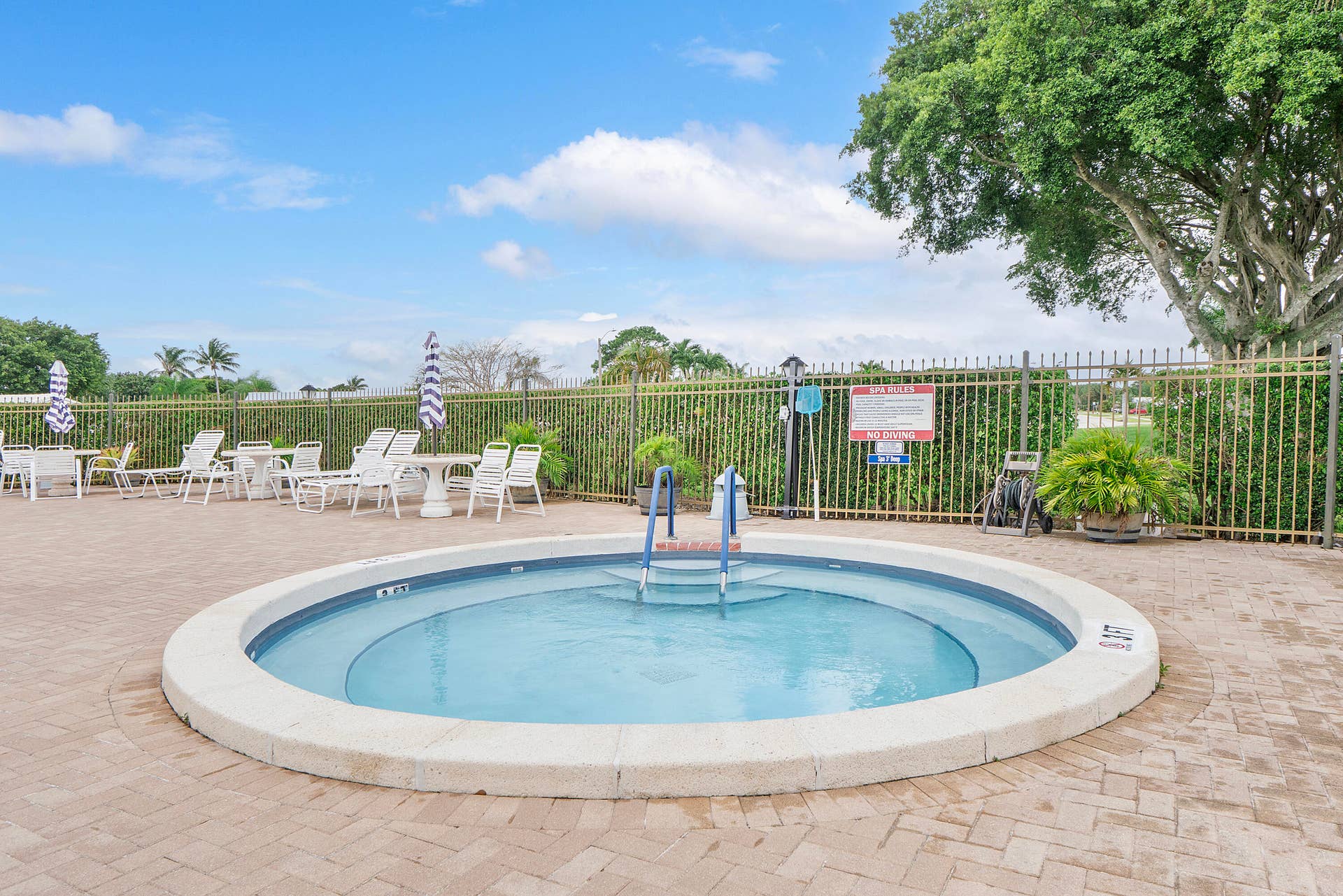 1707 SW 18th Street, Boynton Beach, FL 33426 Community Spa