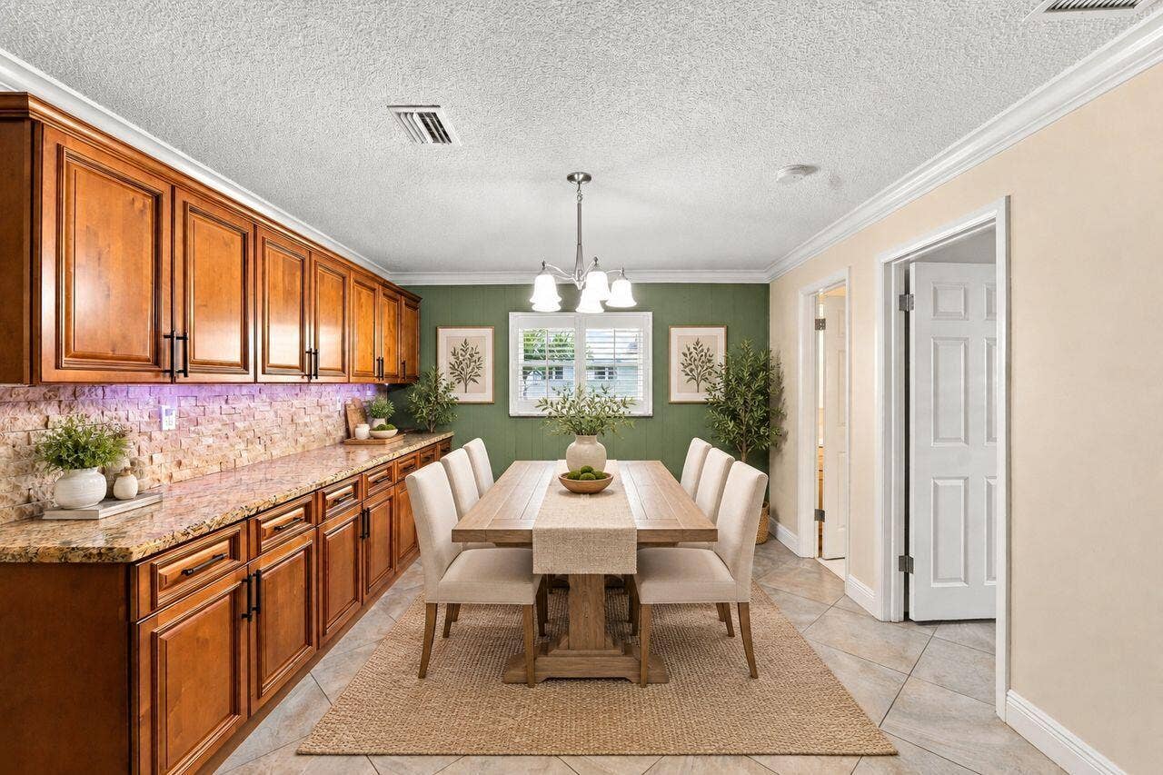 1707 SW 18th Street, Boynton Beach, FL 33426 VIRTUALLY STAGED