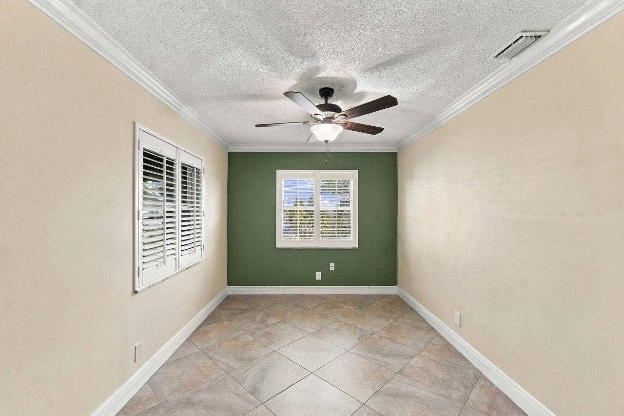 1707 SW 18th Street, Boynton Beach, FL 33426 Sitting area/office or could be converted to a 3rd bedroom