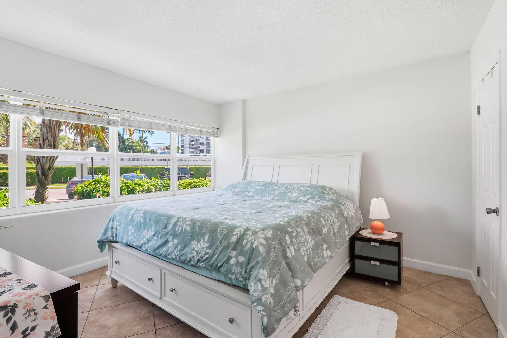 3250 NE 28TH Street, #104, Fort Lauderdale, FL 33308 13-web-or-mls-014_0E2A1813