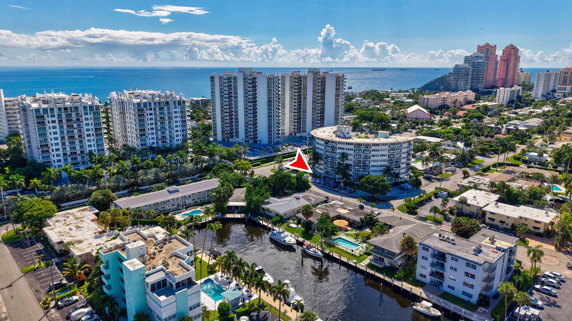 Le Cercle water views