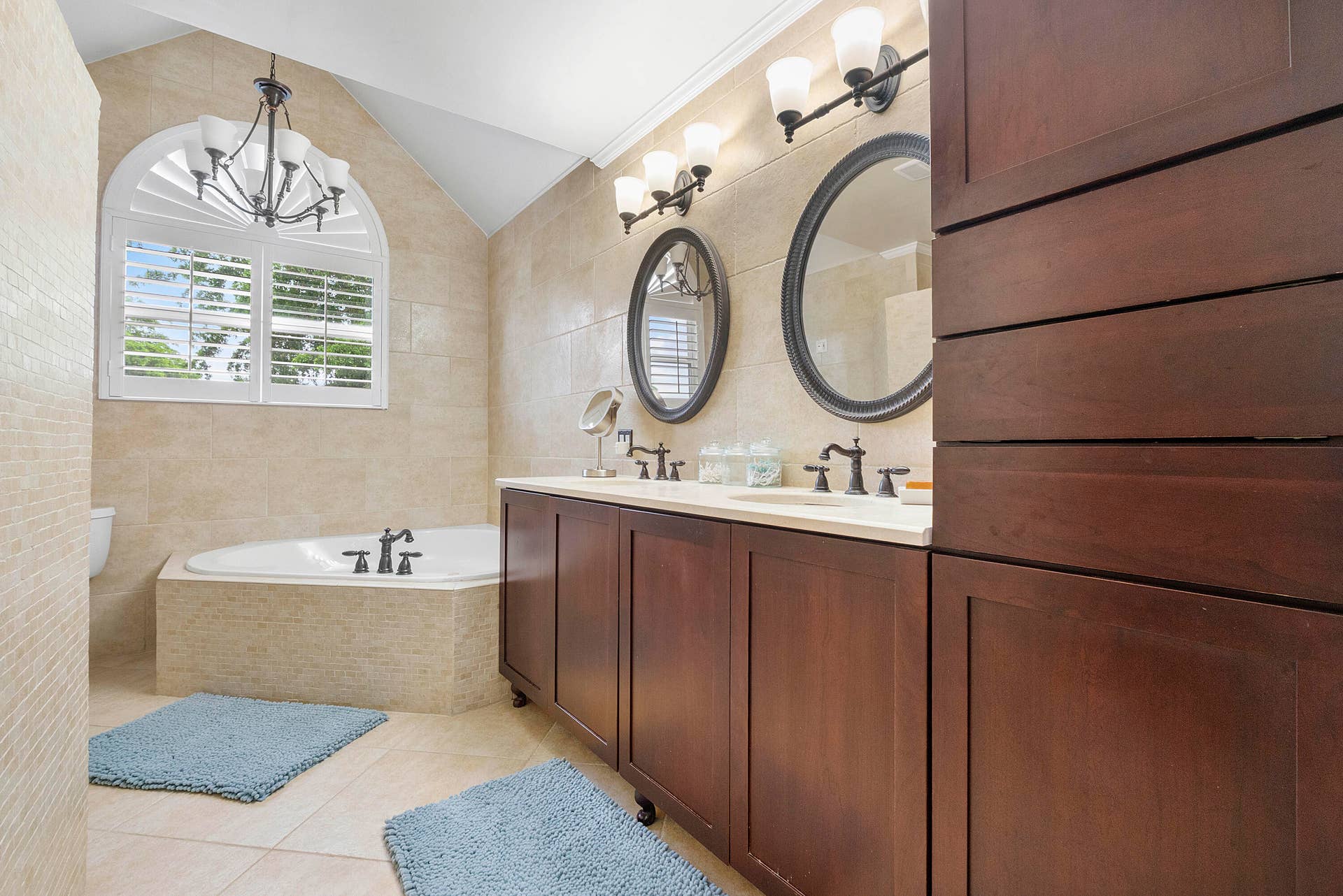 Primary Bathroom #4