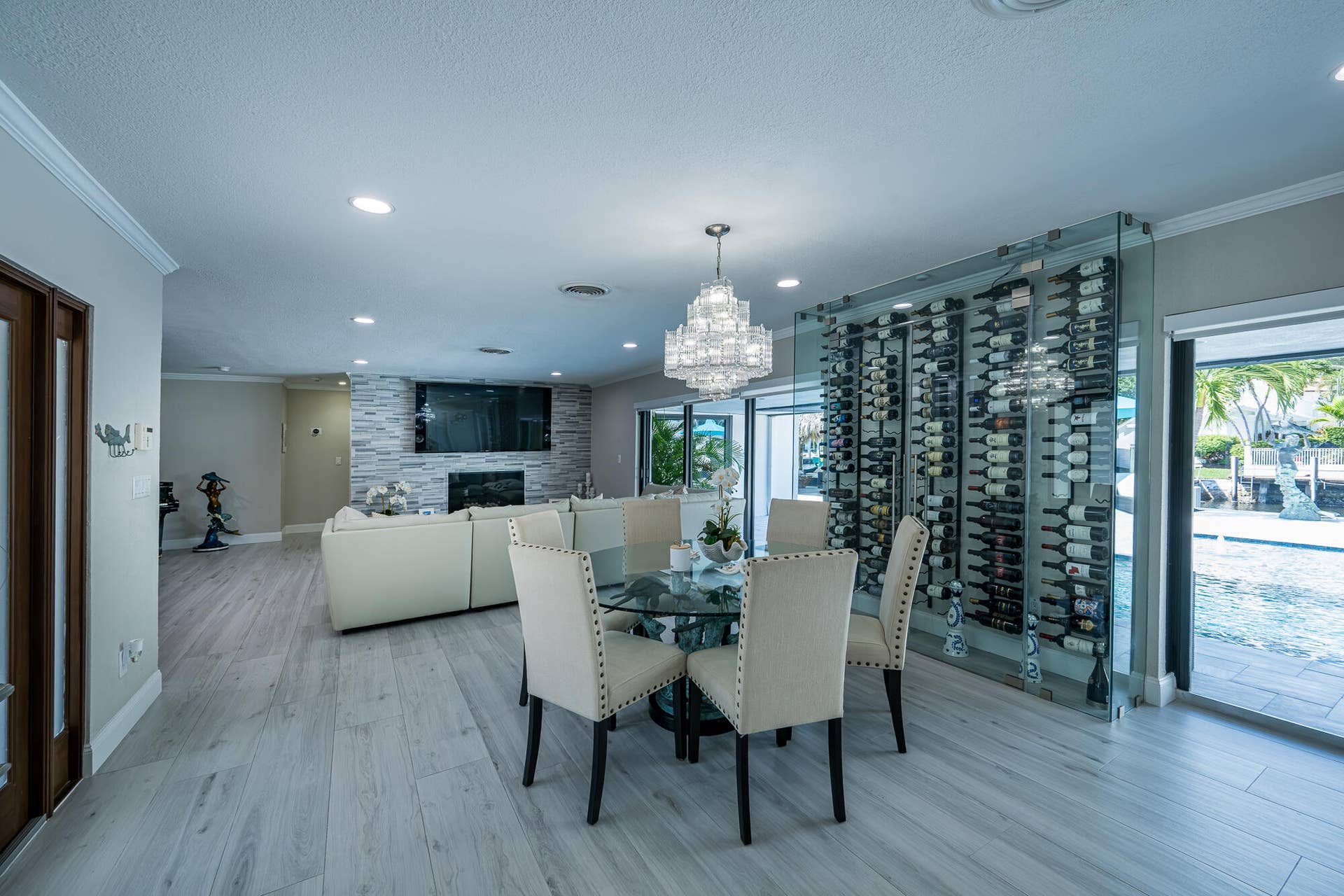 3711 NE 28TH Avenue, Lighthouse Point, FL 33064 Dining