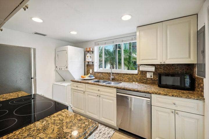 Unit 1 Kitchen