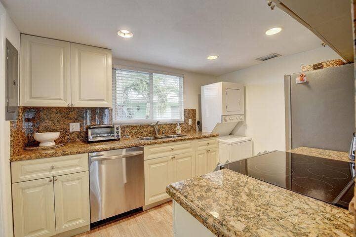 Unit 4 Kitchen