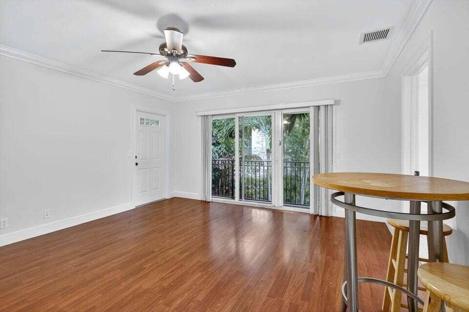 Unit 3 Living Rm
