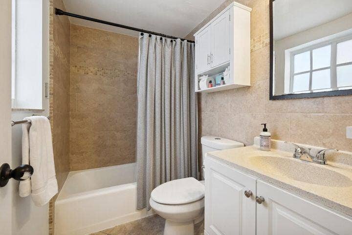 Unit 1 Bathroom