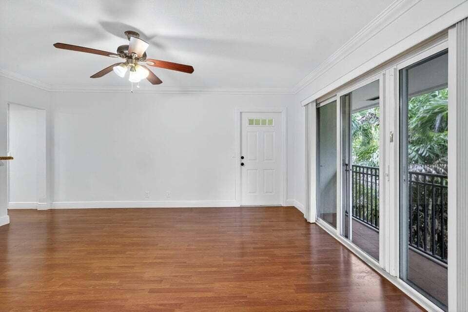 Unit 3 Living Rm