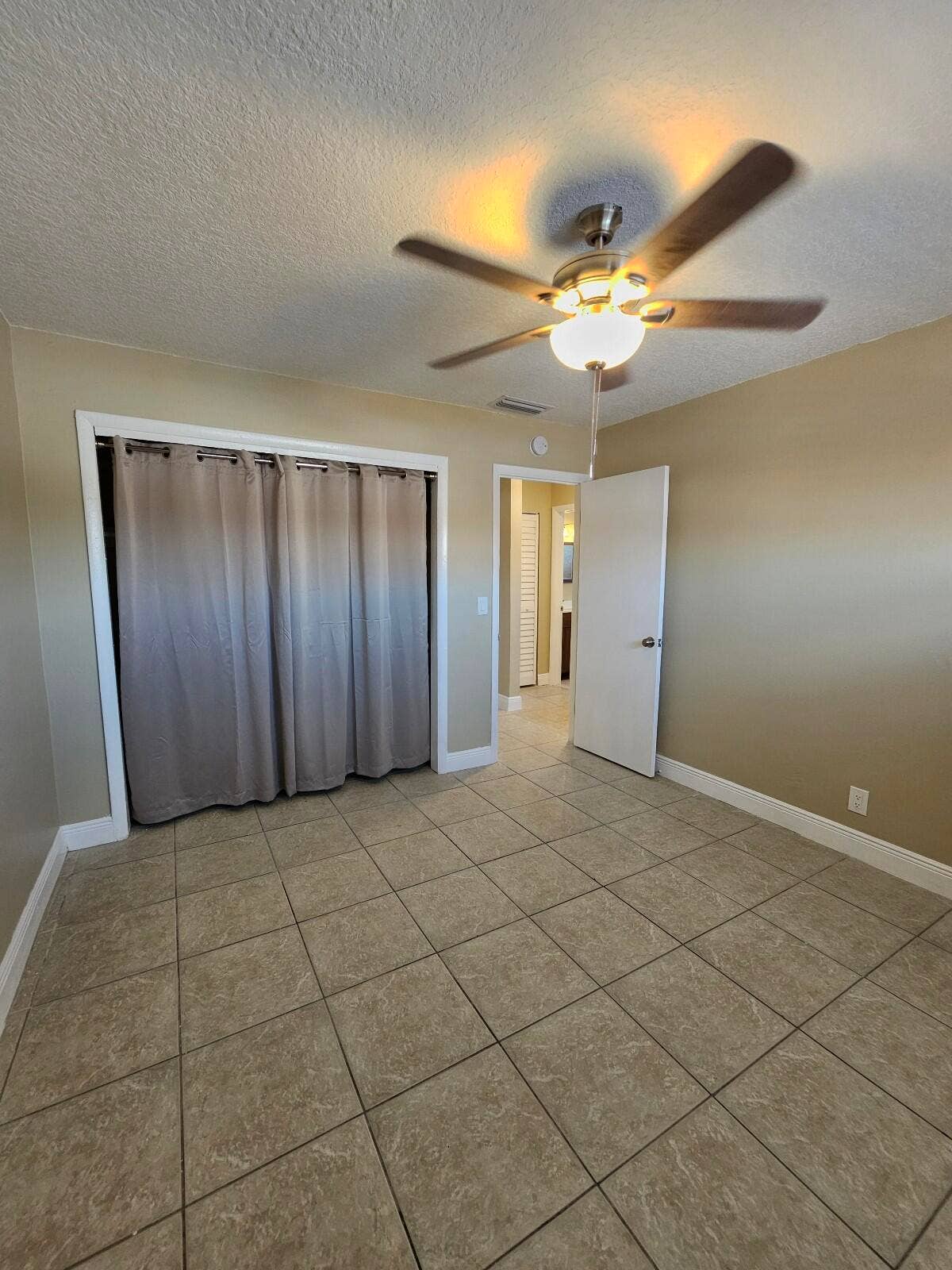 1200 W BLUE HERON Boulevard, #8, Riviera Beach, Riviera Beach, FL 33404 20240425_102235_copy_1200x1600