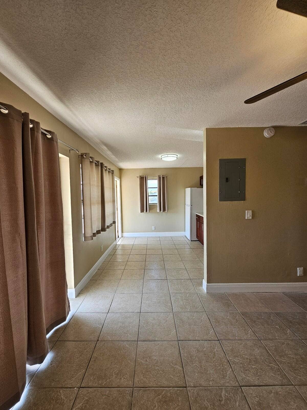 1200 W BLUE HERON Boulevard, #8, Riviera Beach, Riviera Beach, FL 33404 20240425_102137_copy_1200x1600