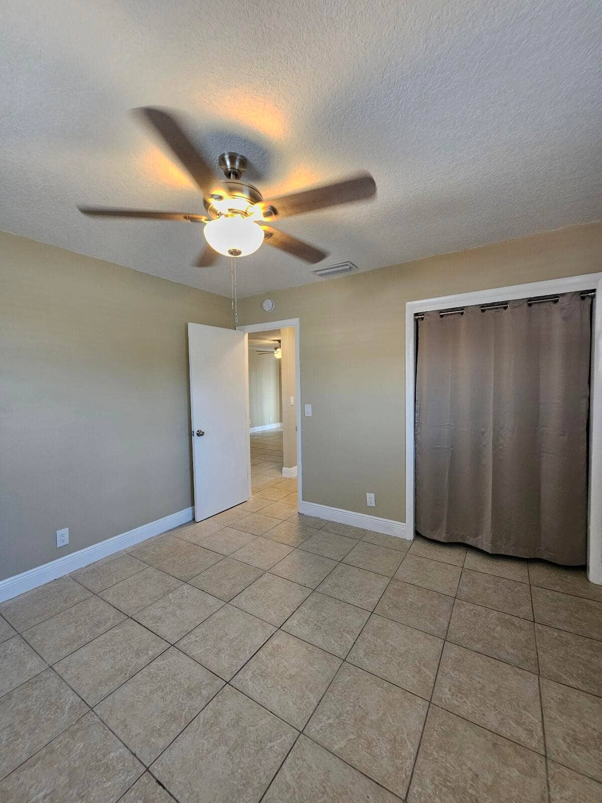1200 W BLUE HERON Boulevard, #8, Riviera Beach, Riviera Beach, FL 33404 20240425_102252_copy_1200x1600