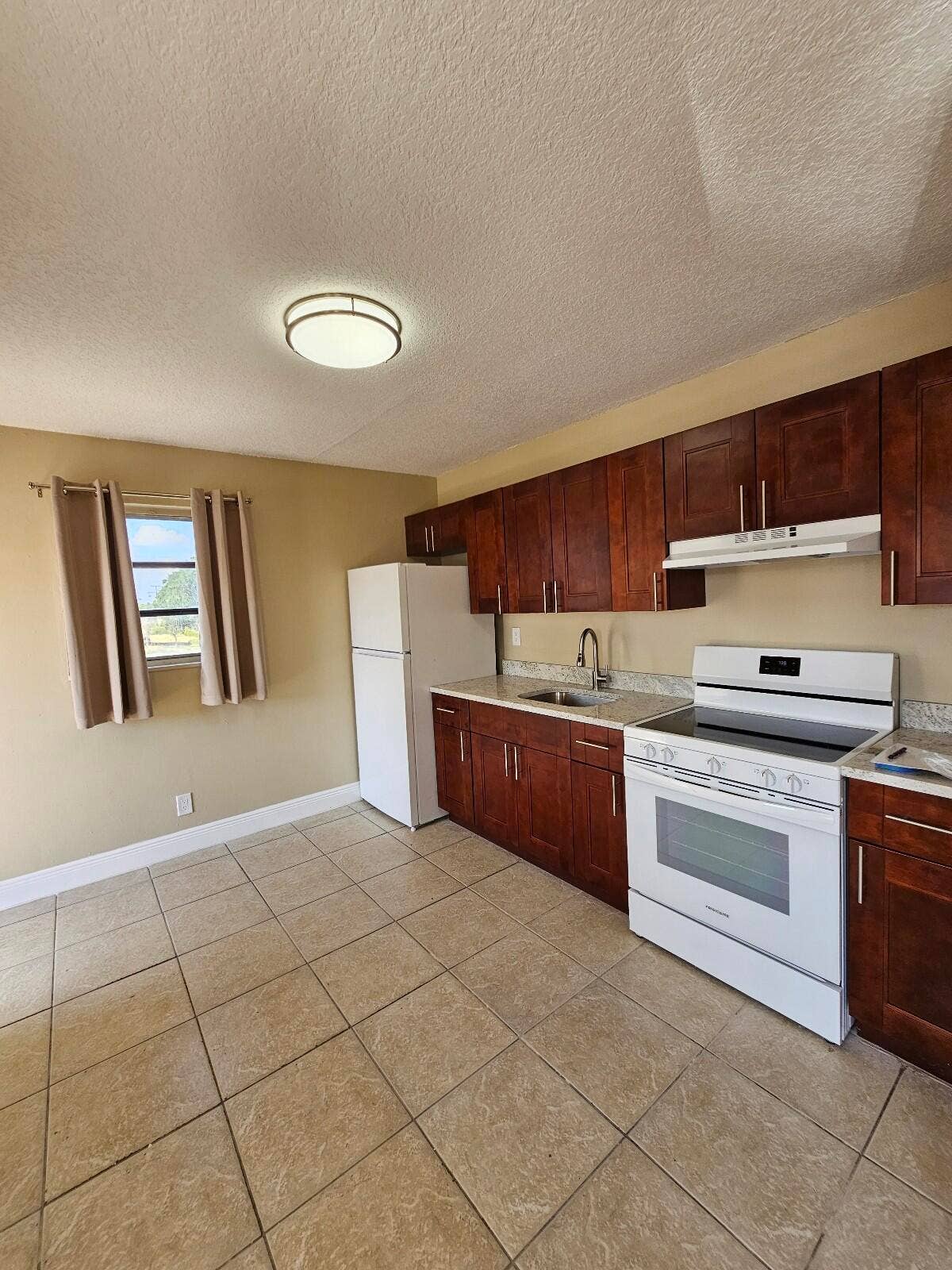 1200 W BLUE HERON Boulevard, #8, Riviera Beach, Riviera Beach, FL 33404 20240425_102101_copy_1200x1600