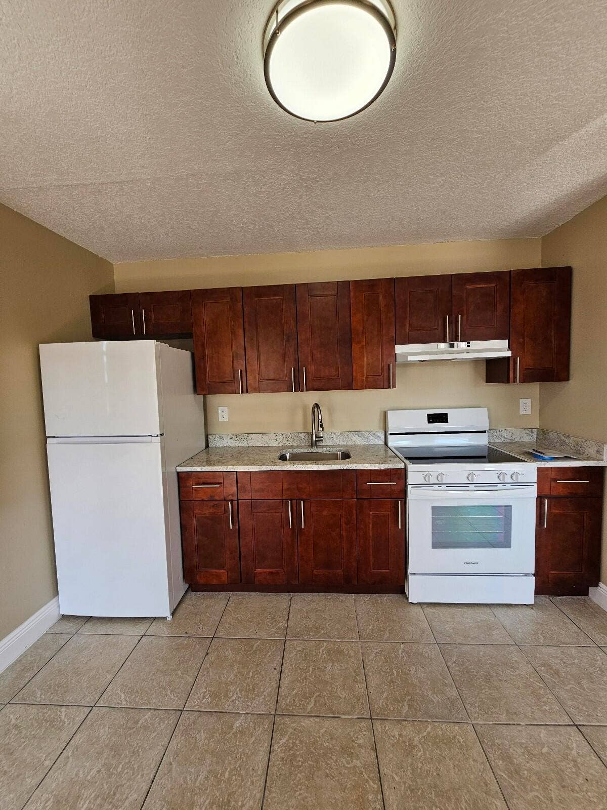 1200 W BLUE HERON Boulevard, #8, Riviera Beach, Riviera Beach, FL 33404 20240425_102054_copy_1200x1600