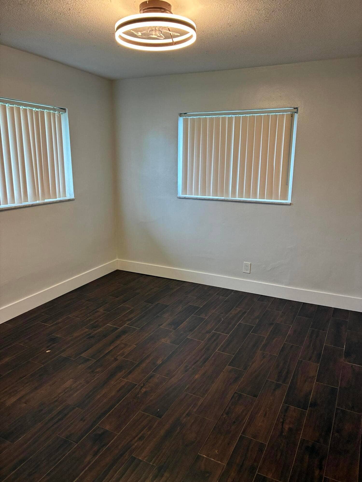 1104 SE 14TH Street, Deerfield Beach, FL 33441 guestroom