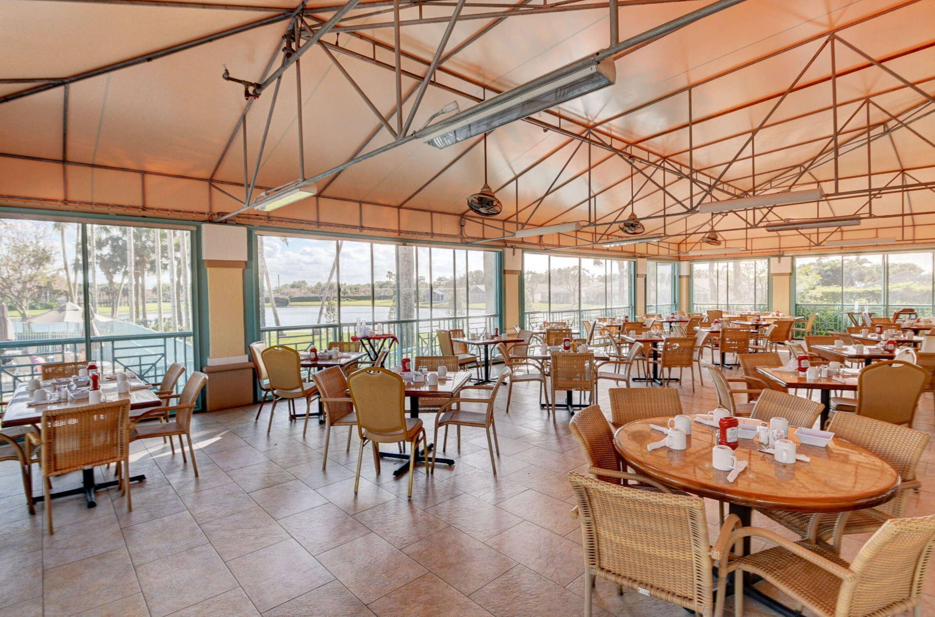Coral Lakes Cafe