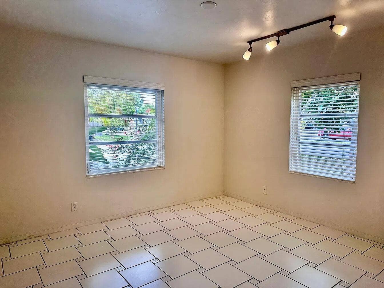 1101 NE 12TH Avenue, Fort Lauderdale, Fort Lauderdale, FL 33304 property-photo-02