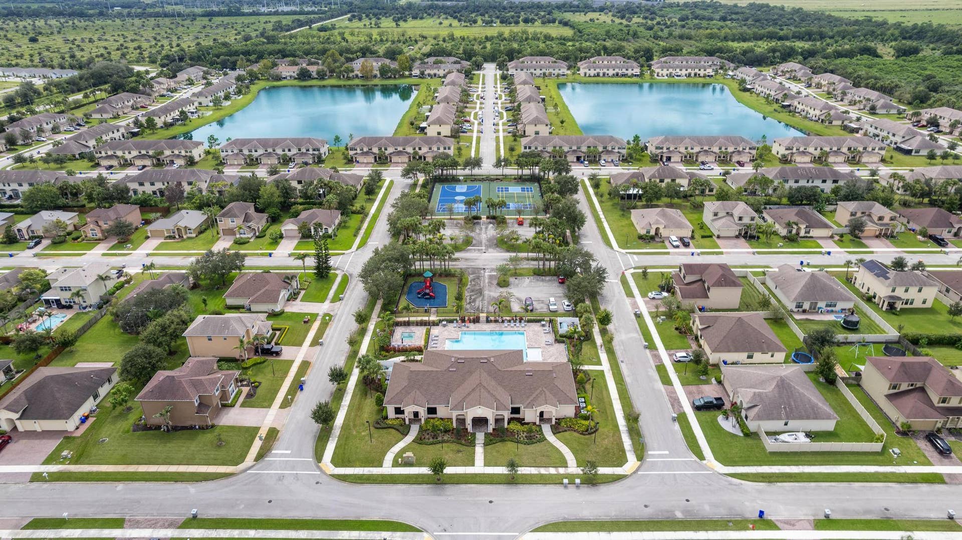 9871 E Villa Cir, Vero Beach, FL 32966-8
