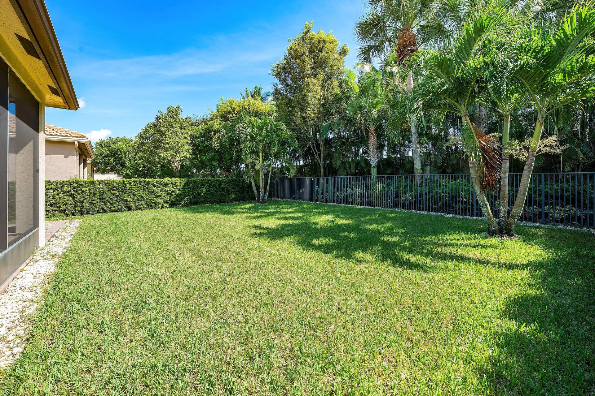8711 Sunbeam Mountain Terrace, Boynton Beach, FL 33473 Large Grassy Area