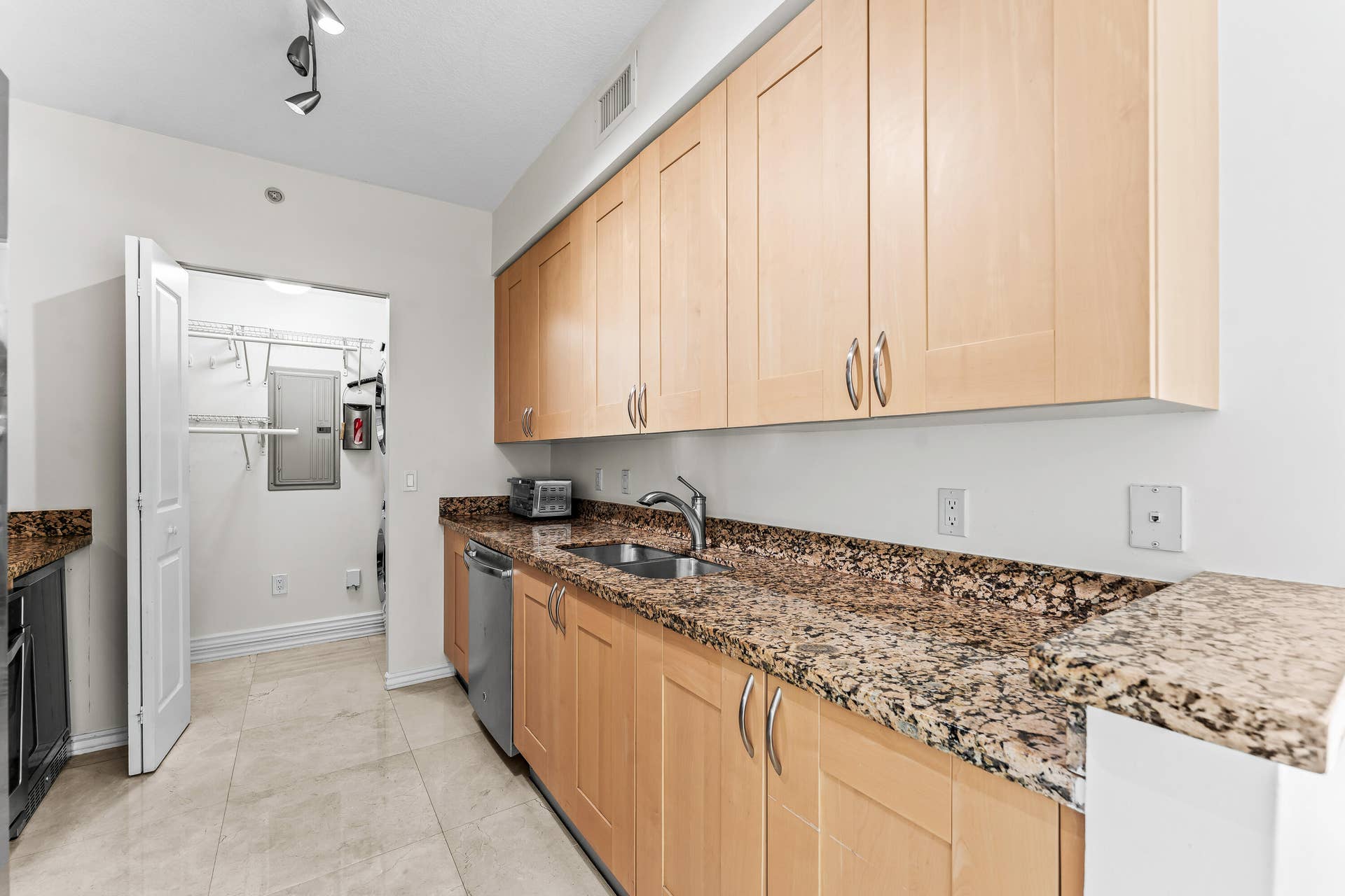 350 SE 2ND Street, #2480, Fort Lauderdale, Fort Lauderdale, FL 33301 006-350Southeast2ndStreet-Unit2480-FortL