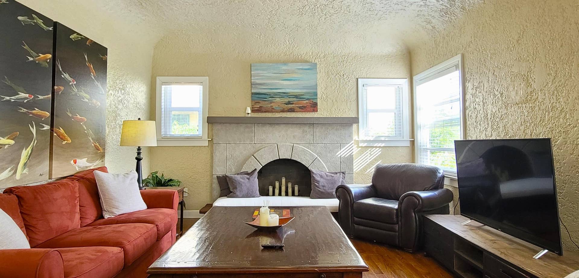 517 31st Street, West Palm Beach, FL 33407 LIVING ROOM