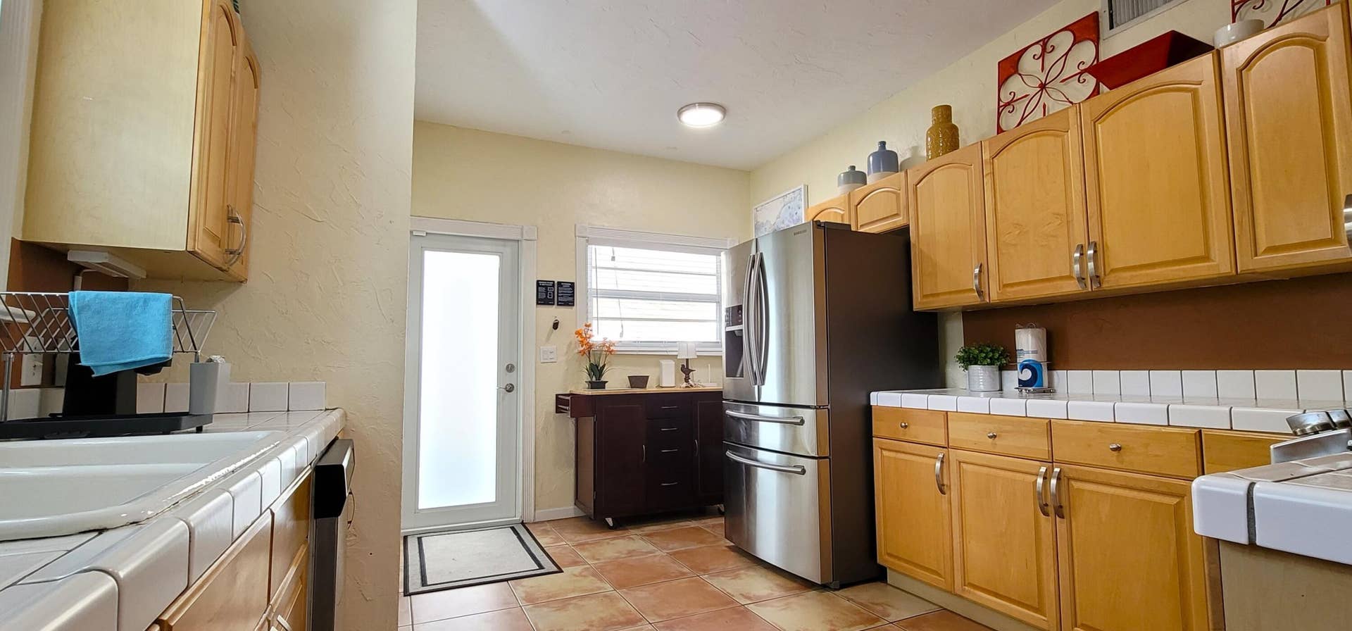 517 31st Street, West Palm Beach, FL 33407 KITCHEN