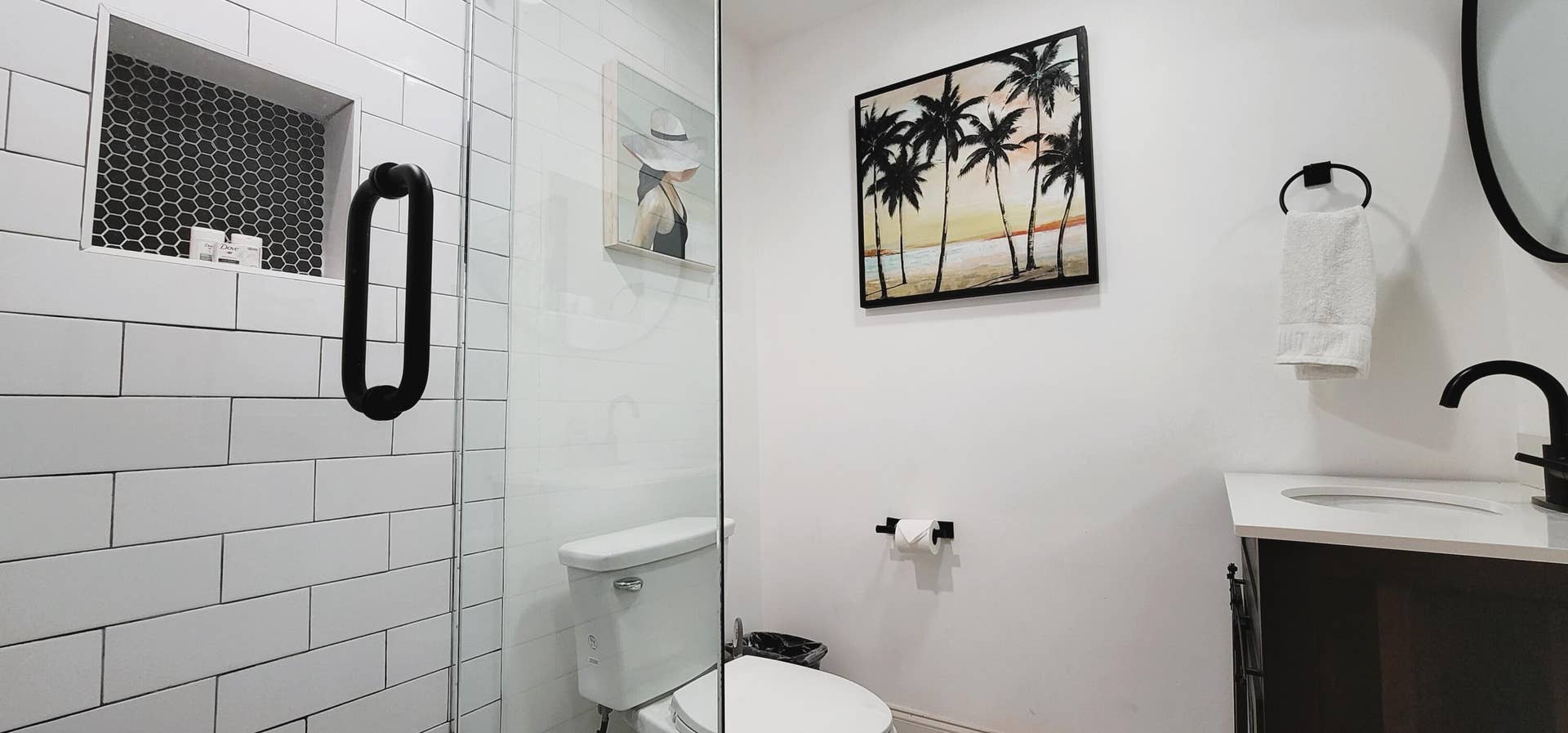 517 31st Street, West Palm Beach, FL 33407 BATHROOM