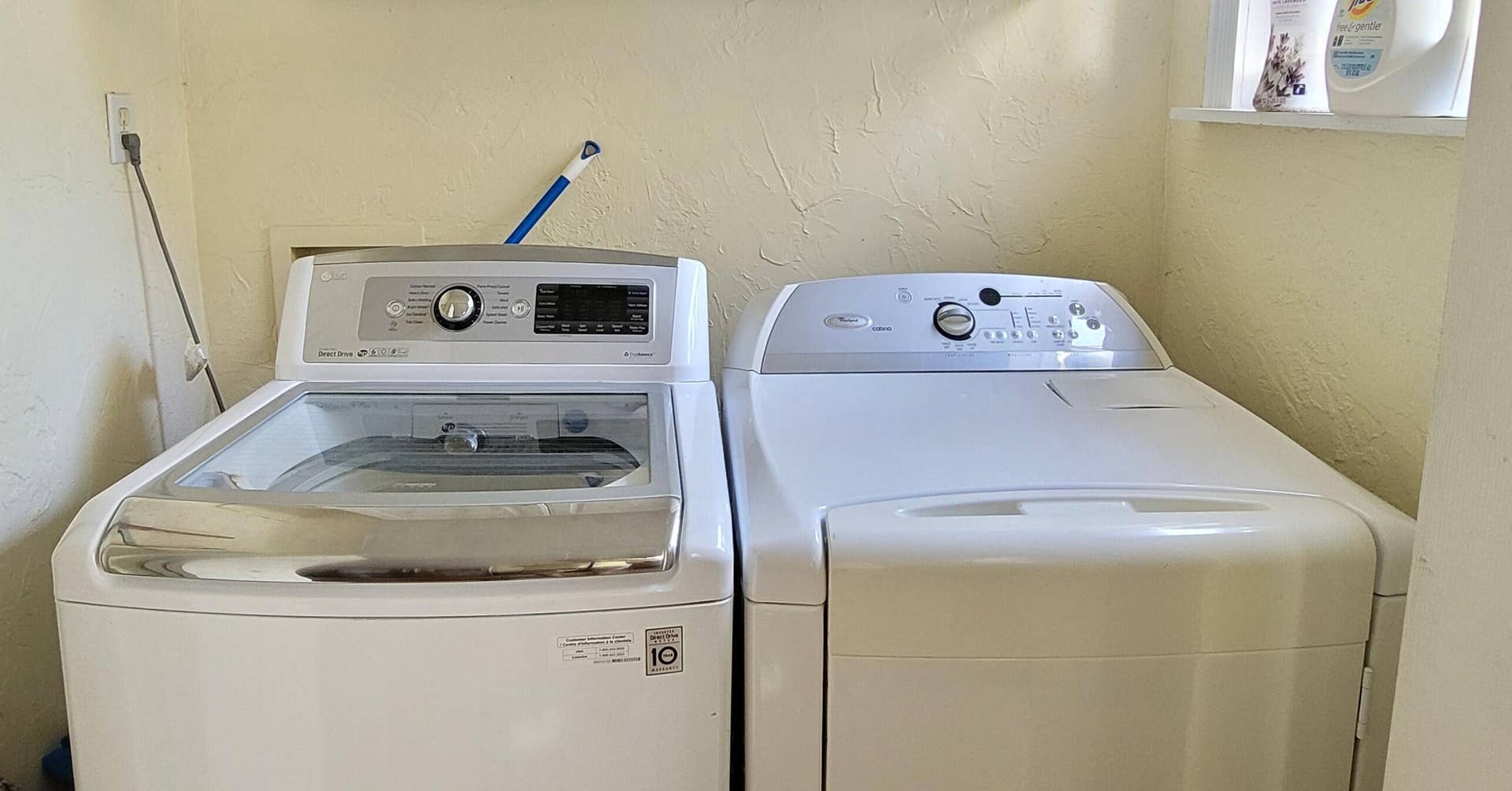517 31st Street, West Palm Beach, FL 33407 WASHER/DRYER