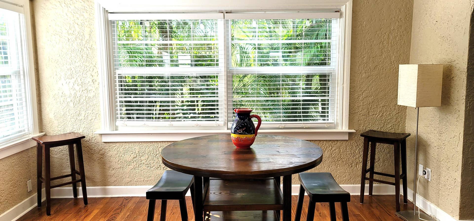 517 31st Street, West Palm Beach, FL 33407 LIVING ROOM TABLE