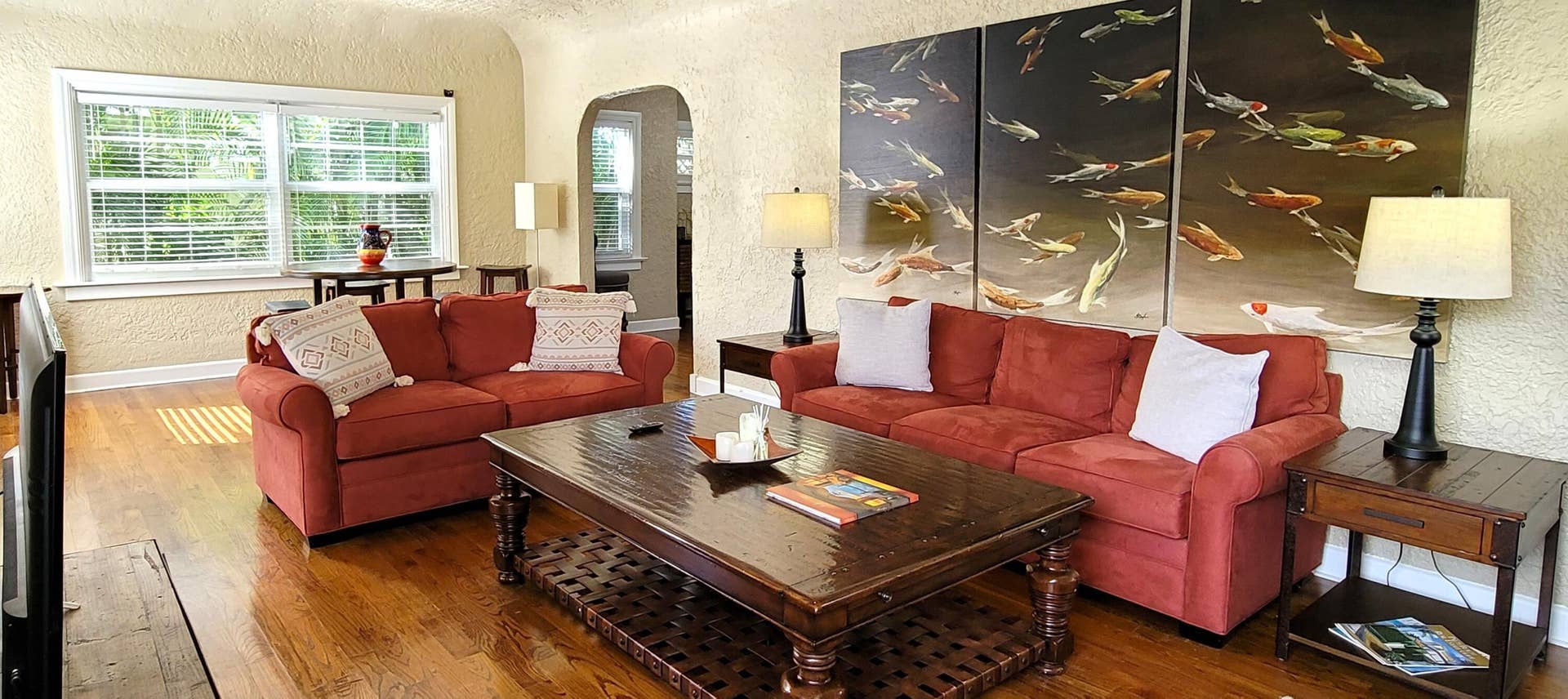 517 31st Street, West Palm Beach, FL 33407 LIVING ROOM