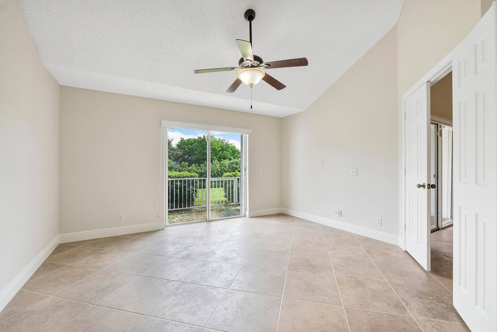 7374 Nw 61st Terr_027