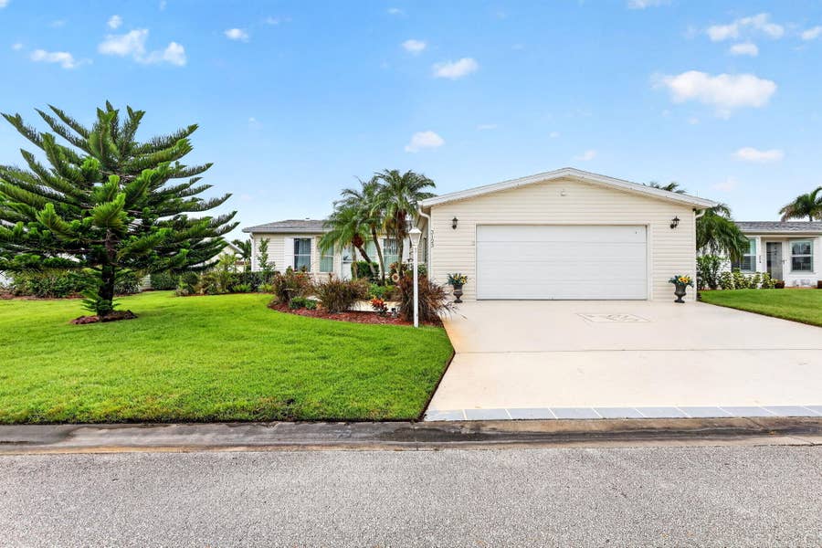 Property photo for 3123 SCARLET TANGER Court, Port St Lucie, FL