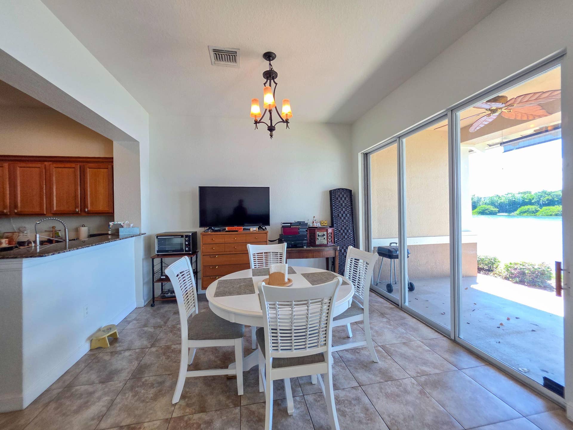 855 MARINA DEL RAY Lane, #2, West Palm Beach, FL 33401 Dining Area