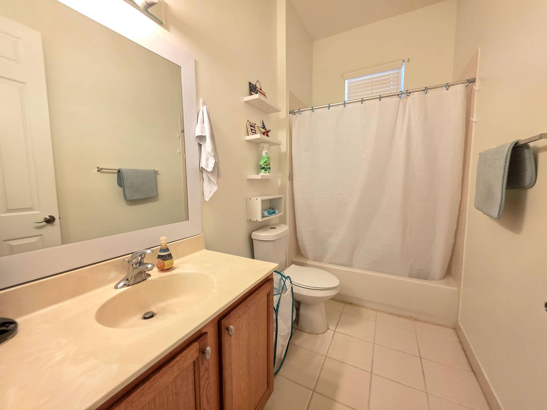 855 MARINA DEL RAY Lane, #2, West Palm Beach, FL 33401 Secondary bathroom