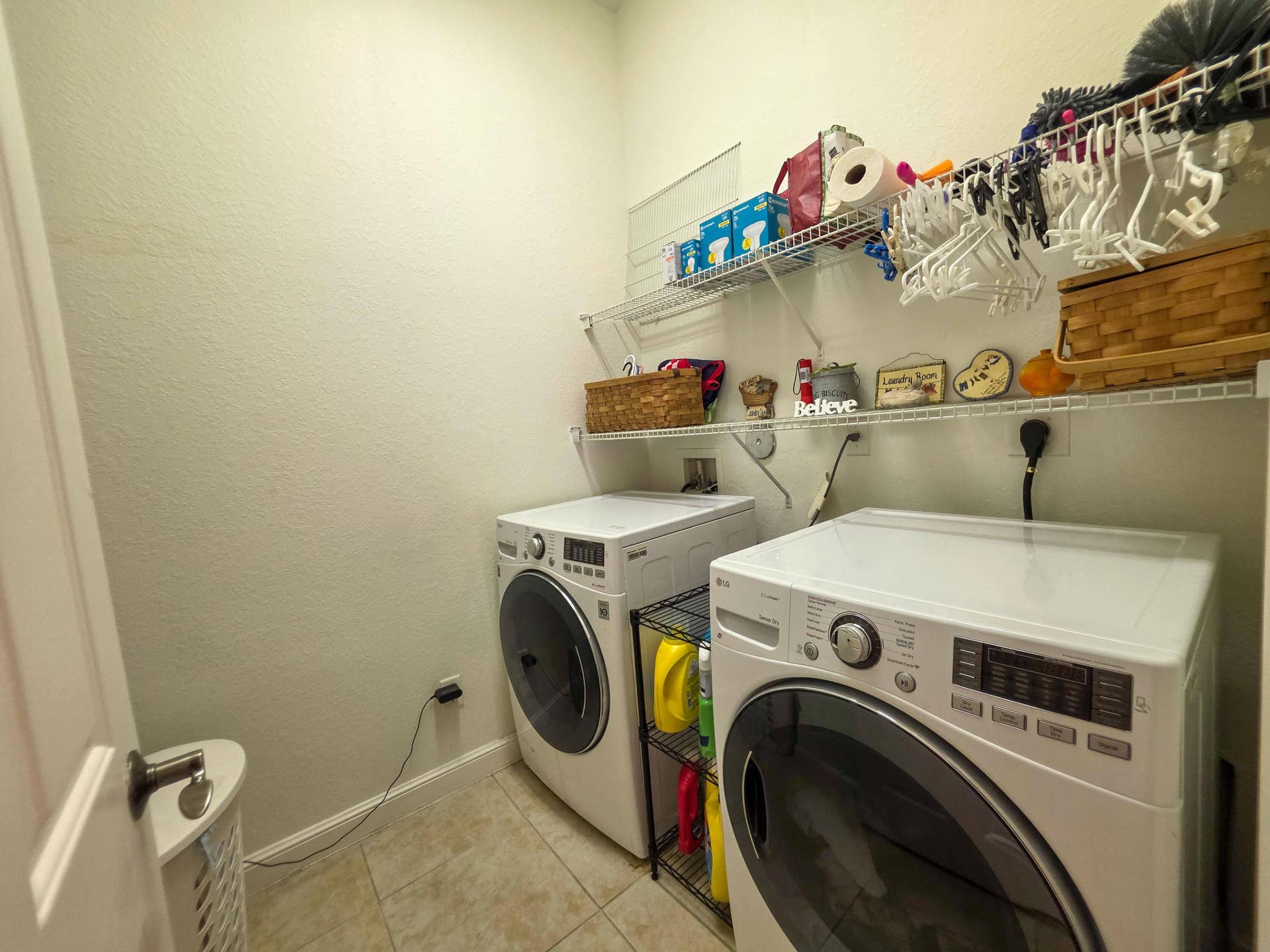 855 MARINA DEL RAY Lane, #2, West Palm Beach, FL 33401 Laundry room
