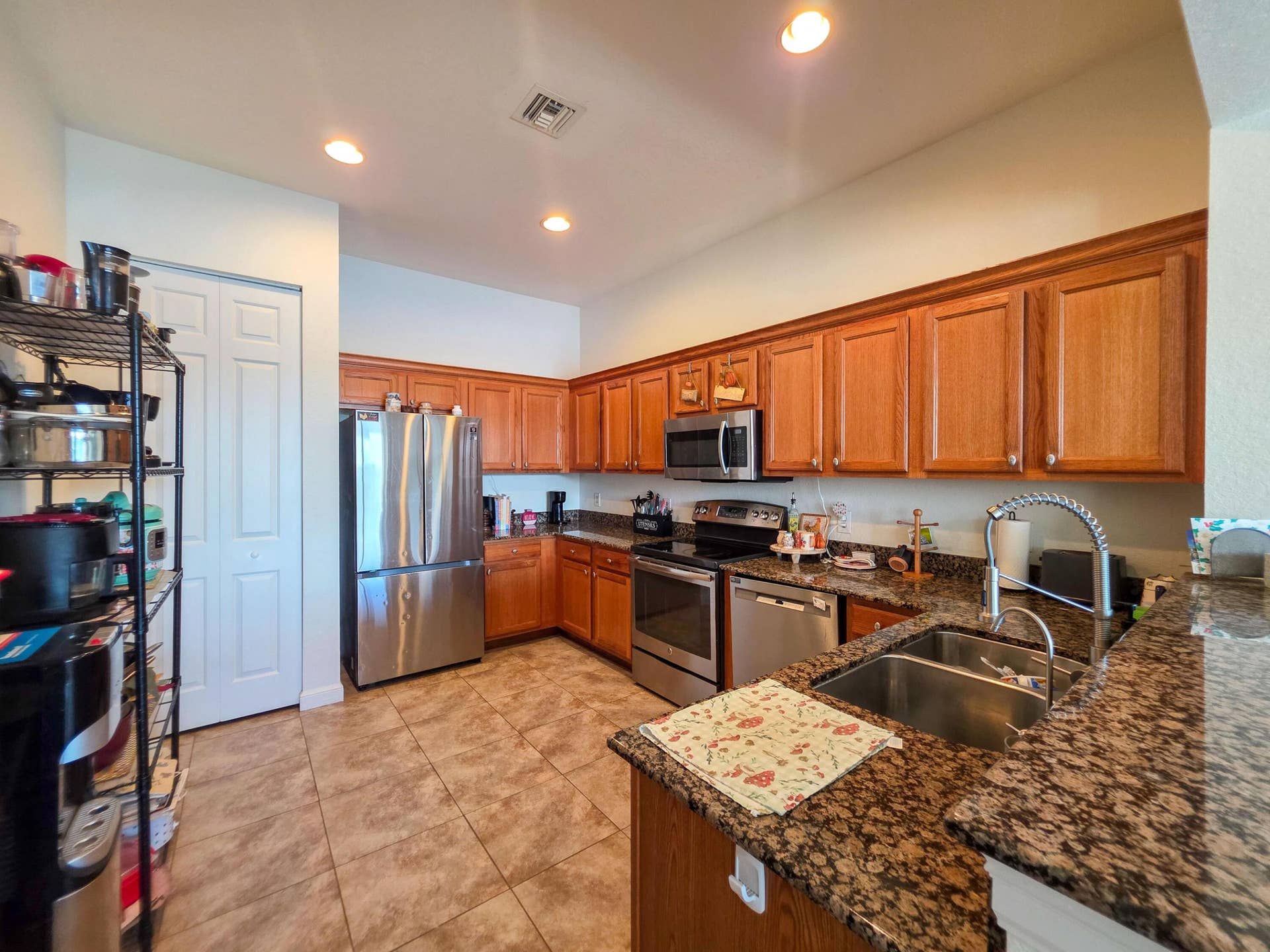 855 MARINA DEL RAY Lane, #2, West Palm Beach, FL 33401 Kitchen