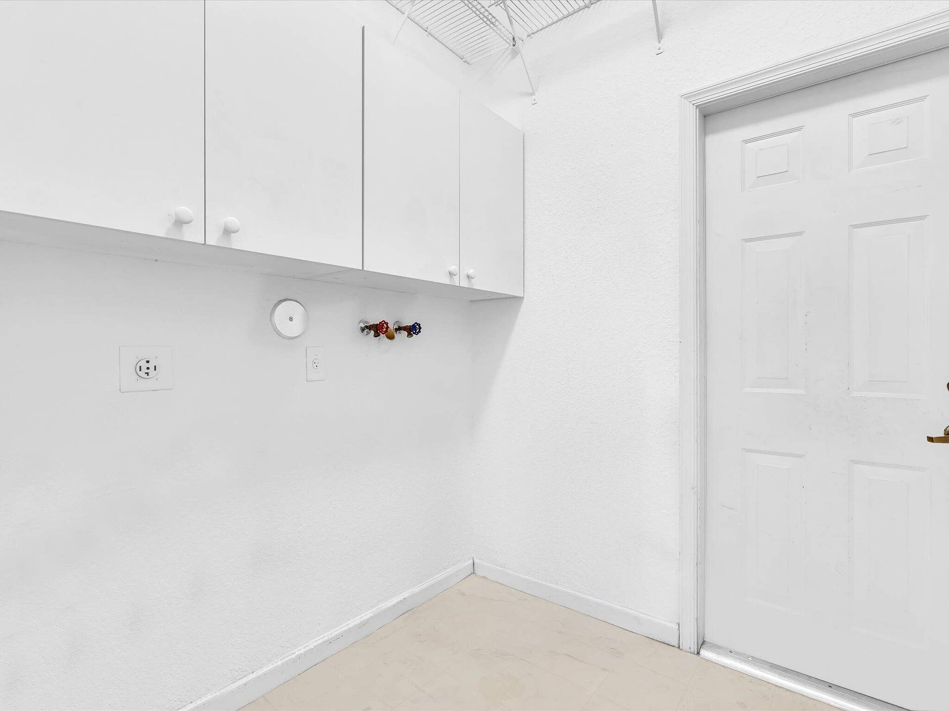 1125 Sunflower Circle, Weston, FL 33327 Laundry Room