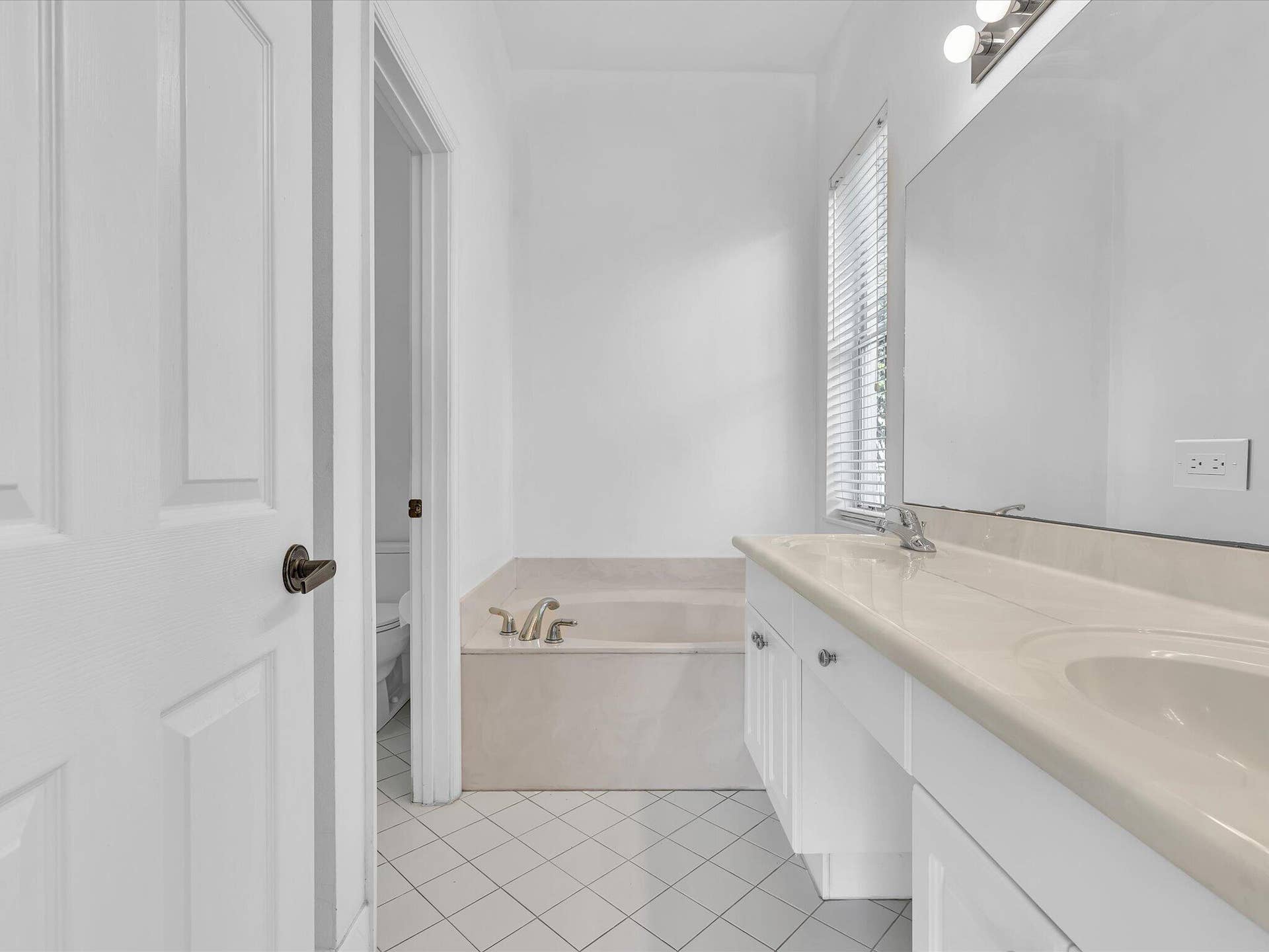 1125 Sunflower Circle, Weston, FL 33327 035-FPP00161