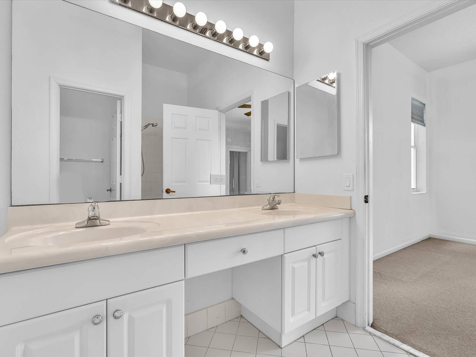 1125 Sunflower Circle, Weston, FL 33327 037-FPP00171