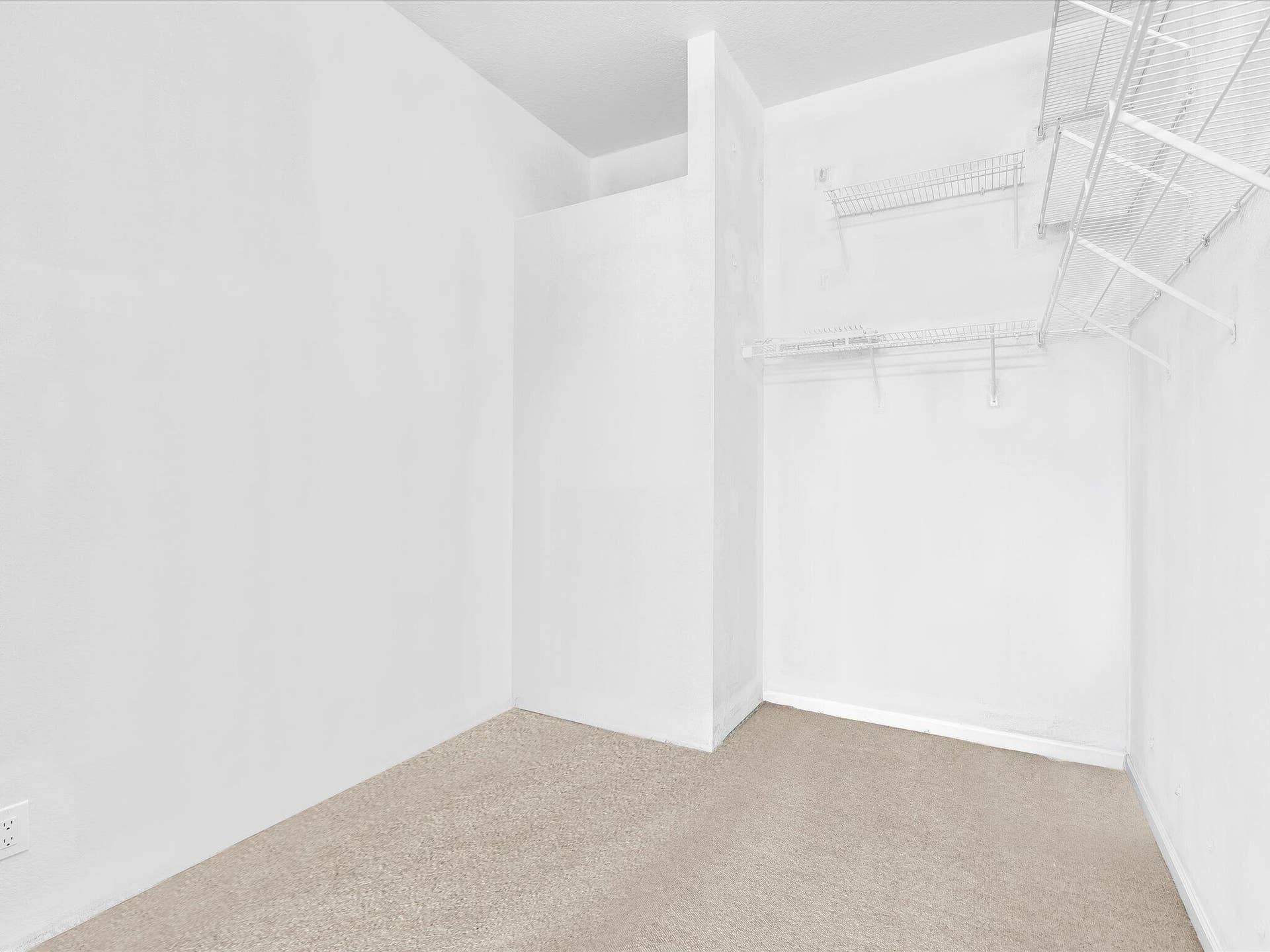 1125 Sunflower Circle, Weston, FL 33327 Large Primary Bedroom Closet