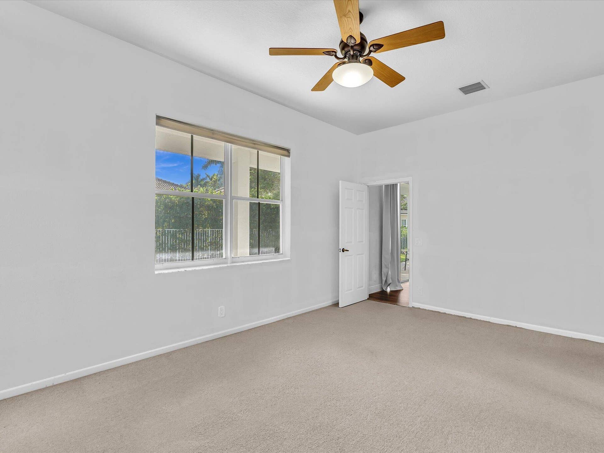 1125 Sunflower Circle, Weston, FL 33327 033-FPP00156