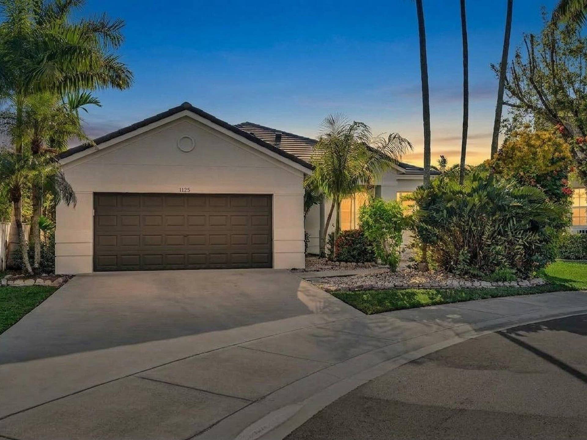 1125 Sunflower Circle, Weston, FL 33327 Twilight (1)