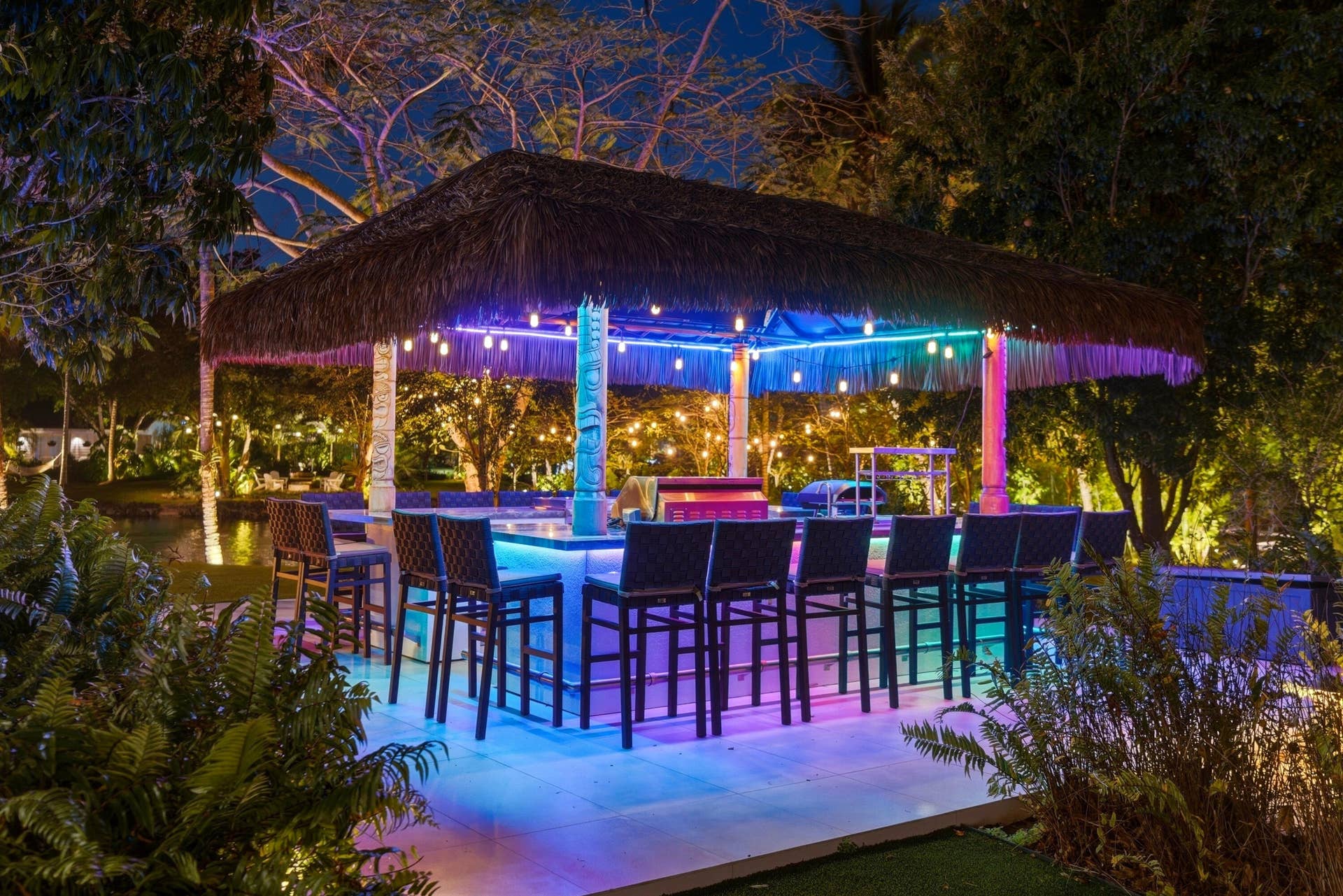 13920 Stirling Road, Southwest Ranches, FL 33330 TIKI BAR FULLY EQUIPPED