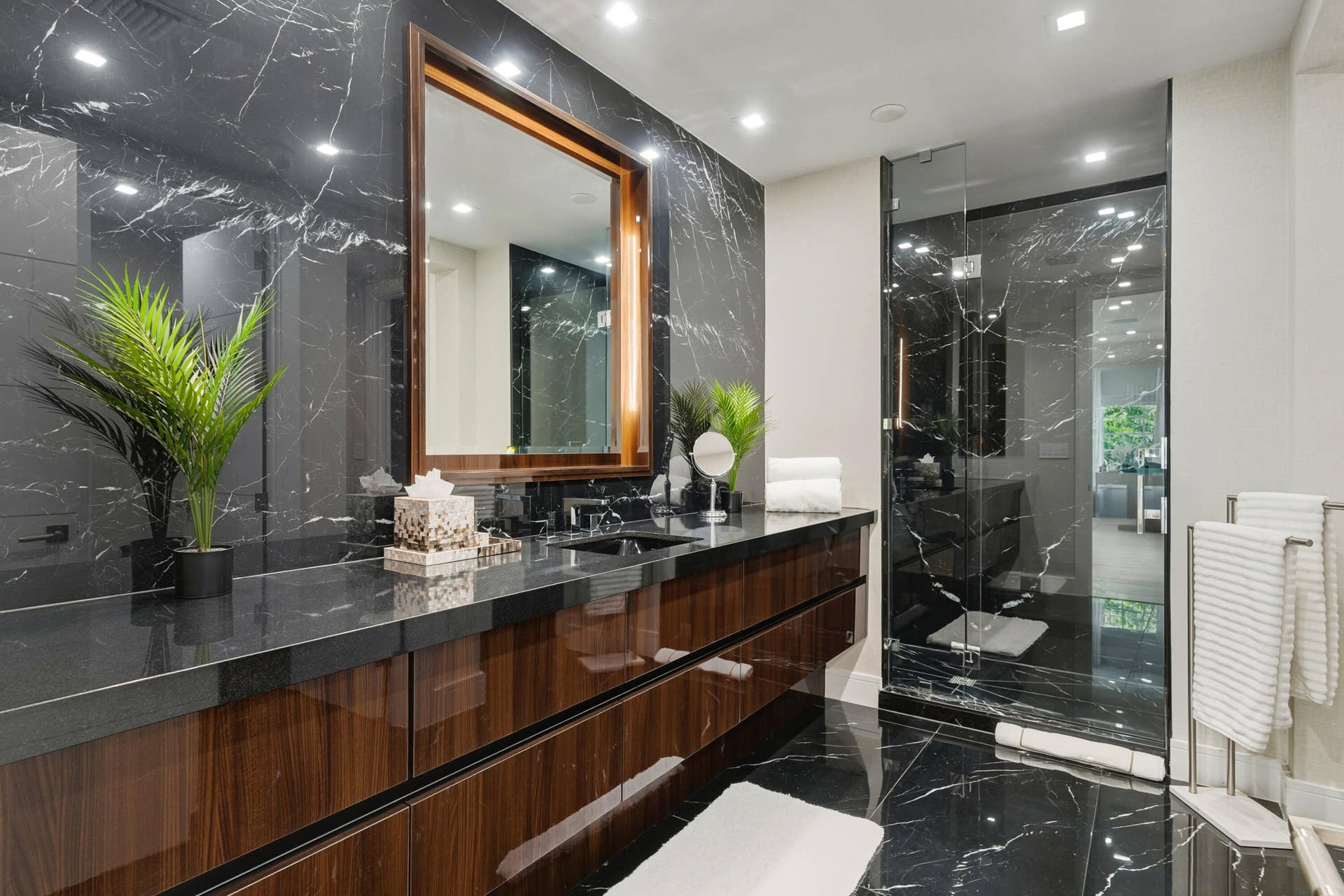 13920 Stirling Road, Southwest Ranches, FL 33330 HIS PRIMARY BATHROOM